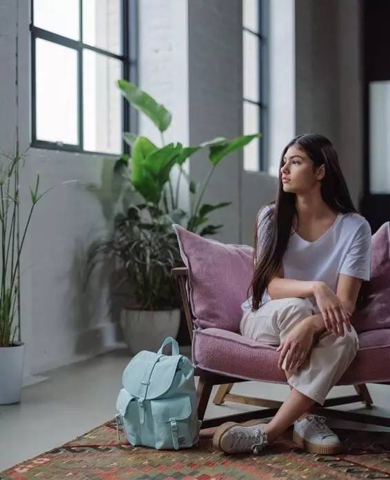 百搭双肩包推荐小众高级感,一款统筹颜值与实用的双肩包