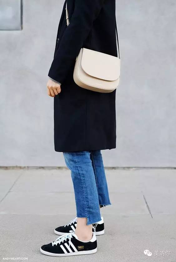 休闲九分裤搭配运动鞋好看吗,直筒九分裤怎么搭配运动鞋