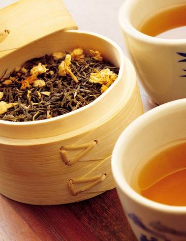 牙齿变黄、口腔异味怎么办？这些简单的食物就能搞定！