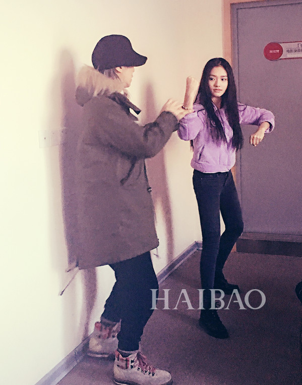 “美人鱼”专属夏日青春气息！「报君潮流眼」之林允：穿上粉红小礼裙，化身灵动潇洒的白日梦女！