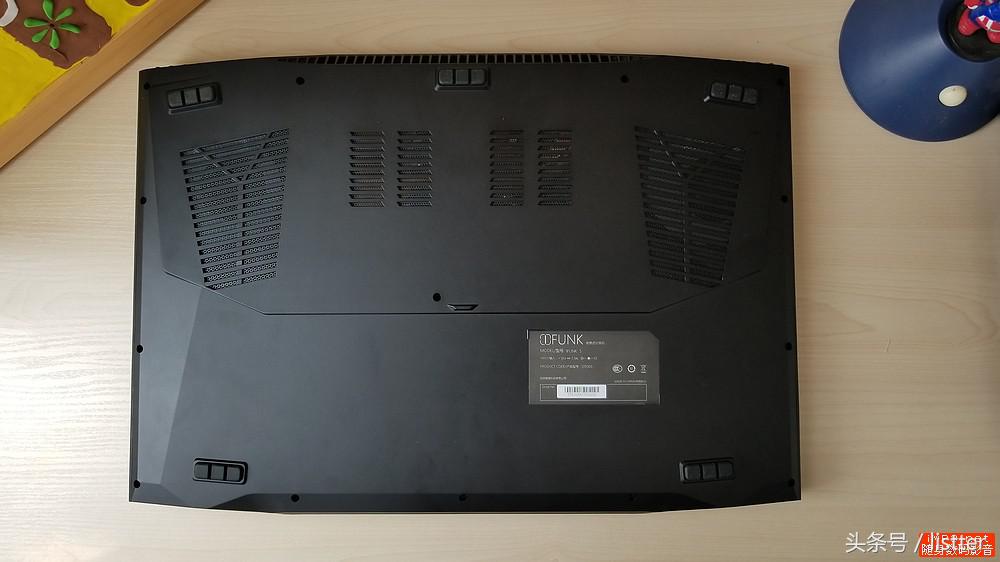 这款IFUNKS游戏本必须关注，性能霸道还自带机械键盘