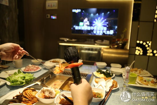 我要不唱几句，都不叫测评，更对不起“唱吧”这个名字！但请轻拍，怕疼！