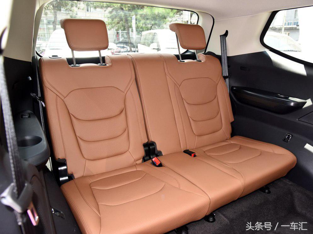 面对这车长城不淡定了：就是皮卡换个壳，谁给的胆卖20多万！