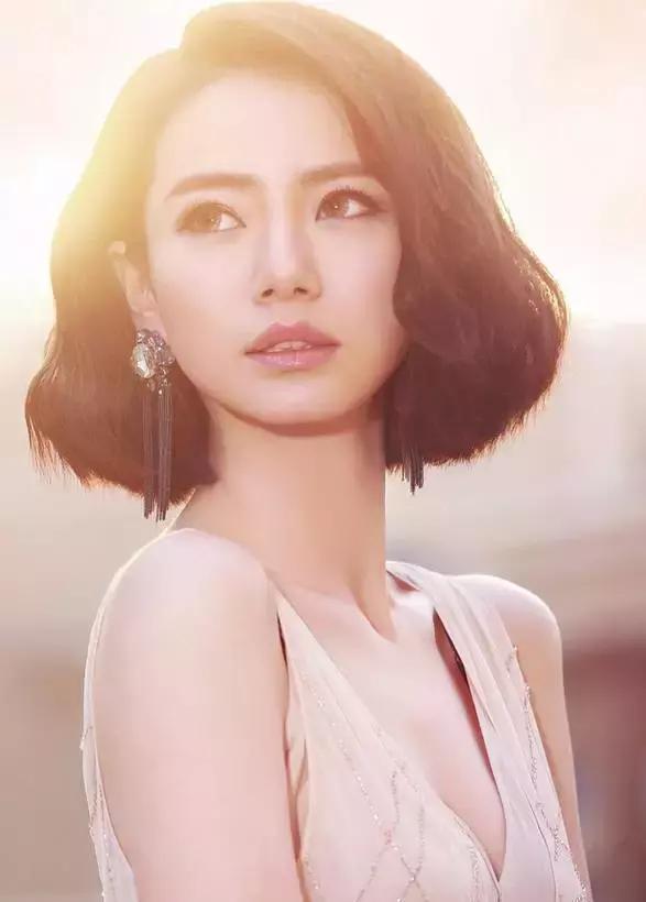 贾玲同款头发教程,贾玲发型辫子怎么扎好看