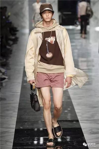 当下男装流行款式,男装宽松百慕大短裤流行趋势