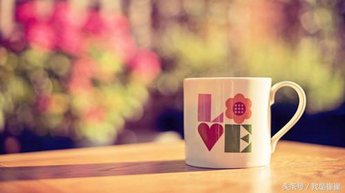 说说上一年情人节陪你身边的那个人现在还在吗？