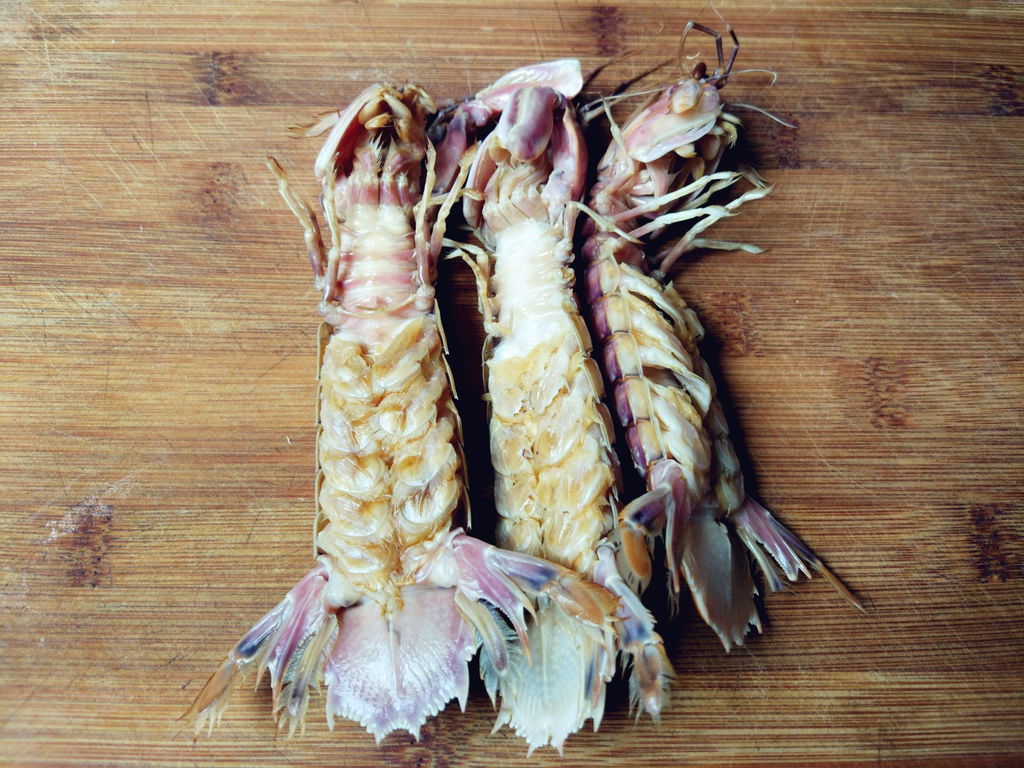 虾爬子怎么去壳,怎么剥皮皮虾的壳不扎手