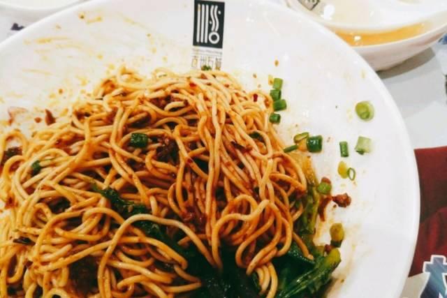 重庆渝中区十大必吃饭店,重庆不能错过的三家火锅店