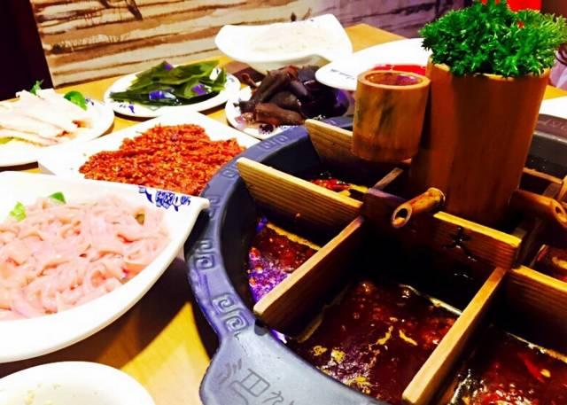 重庆渝中区十大必吃饭店,重庆不能错过的三家火锅店