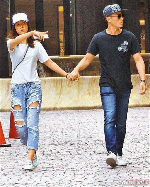 霍建华林心如罕见同框秀恩爱,霍建华林心如手挽手一片尖叫声