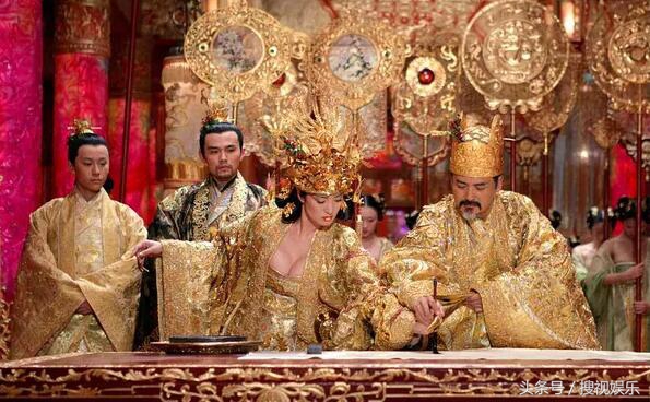 金童玉女难牵手再回首，细数张艺谋和巩俐合作的十大经典电影