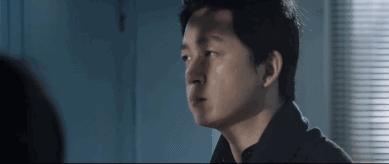 潘粤明眼神再无少年气全是沧桑,潘粤明如何一人分饰两角