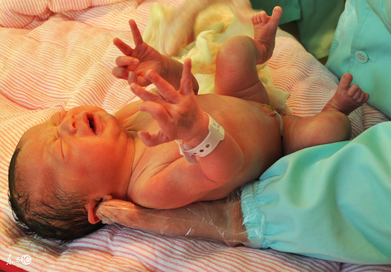 产房应准备纸尿裤还是拉拉裤,产房黄道吉日