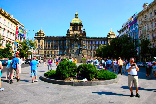 别光顾着听歌了，来看看布拉格吧