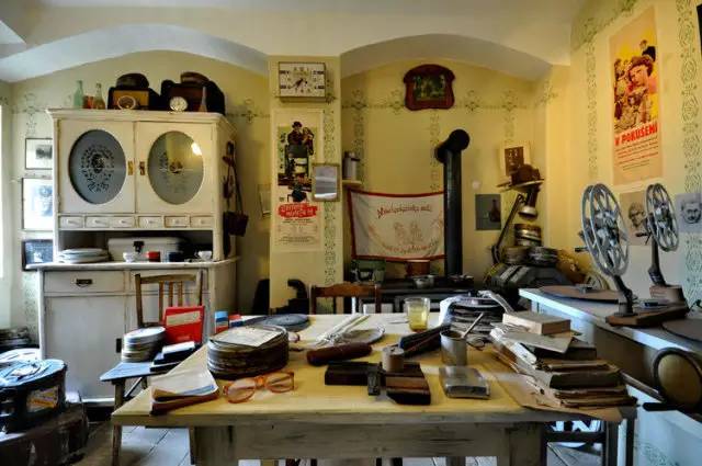 别光顾着听歌了，来看看布拉格吧