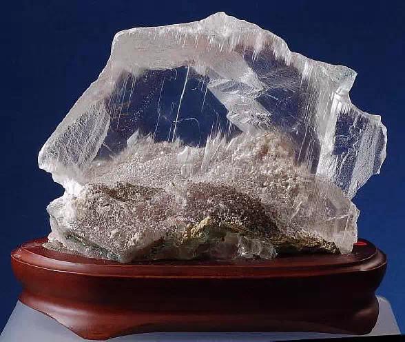 蓝宝石原矿全过程,迪拜顶级奢侈原矿宝石