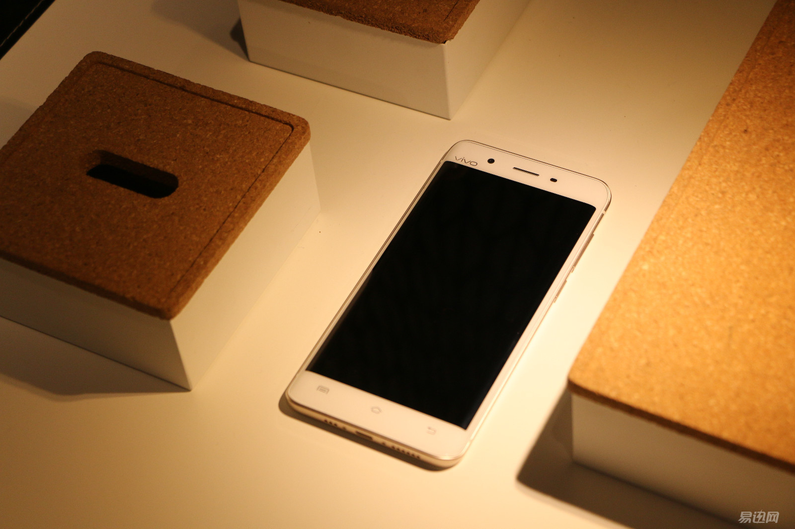 3698元买vivoxplay5值得吗,测评1699