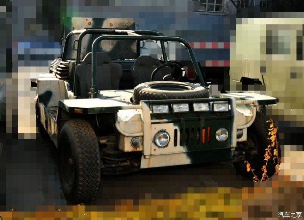 北汽军用勇士视频,国产伞兵突击车越野视频