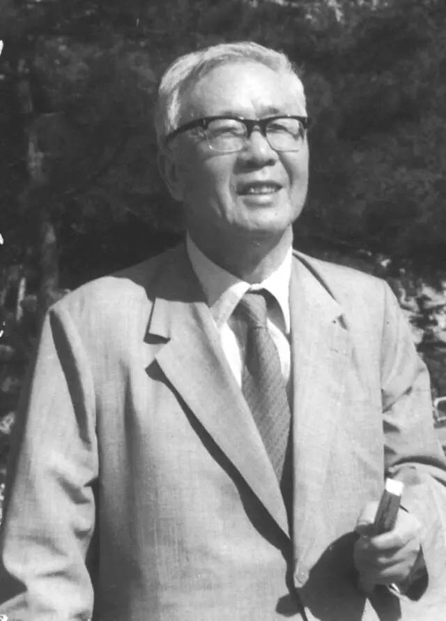 那些低学历却很牛的大师,那些学历低得吓人的大师们