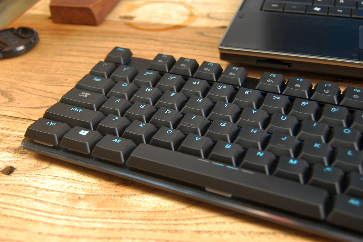 达尔优ek812机械键盘银轴开箱,达尔优键盘ek815108评测