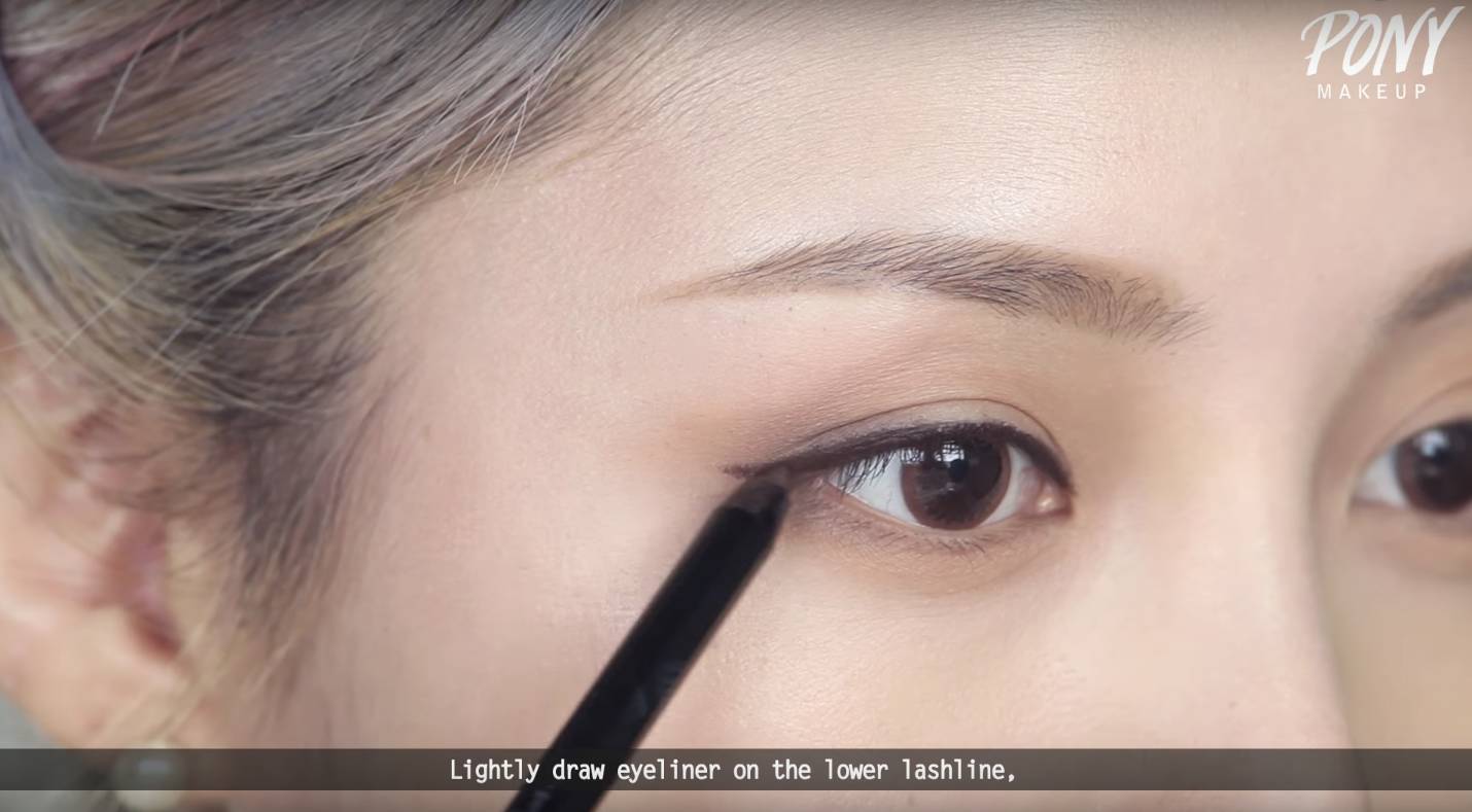 定妆粉正确的化妆先后顺序,化妆的正确步骤顺序不卡粉