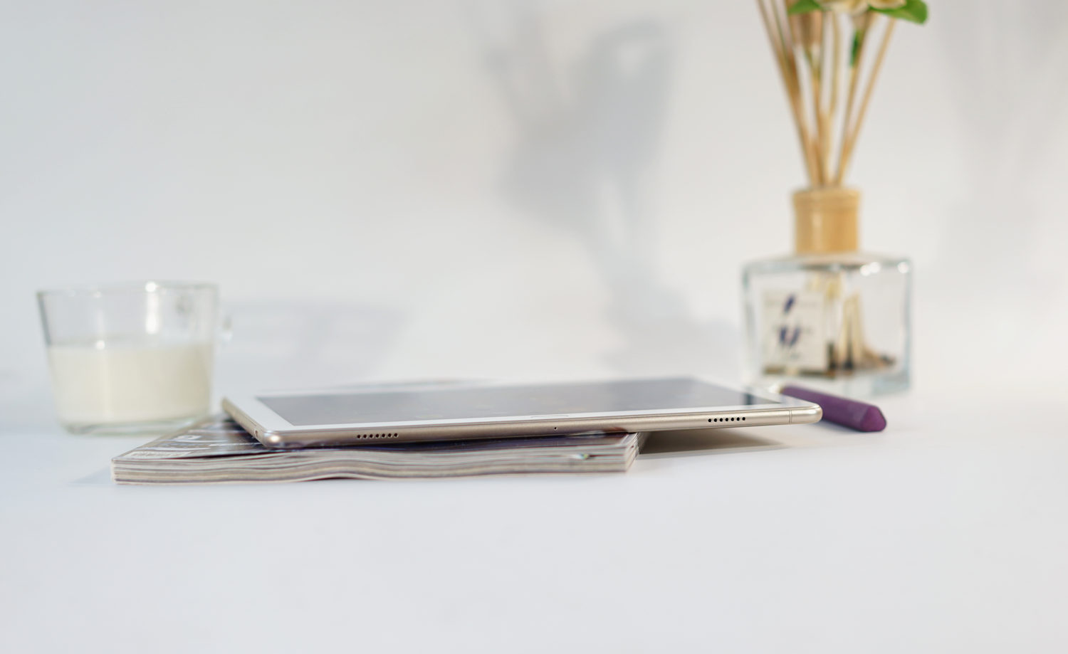 荣耀waterplay平板防水测试,荣耀waterplay8寸平板玩游戏