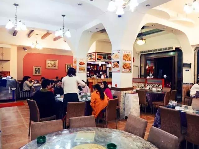 2个人30元就吃撑！这条街光看名字就能流口水！