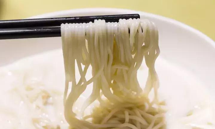 上海必吃榜第一名黄鱼面,上海50一碗的黄鱼面