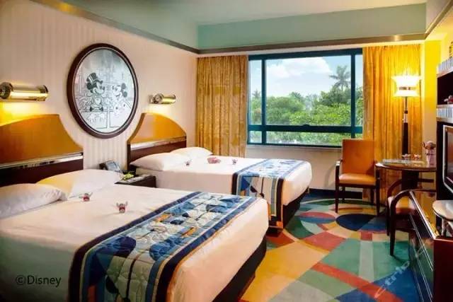 上海迪士尼酒店最高3000多元一晚！半小时卖出上万张门票！杭州一家人去玩要花多少？算完整个人不好了