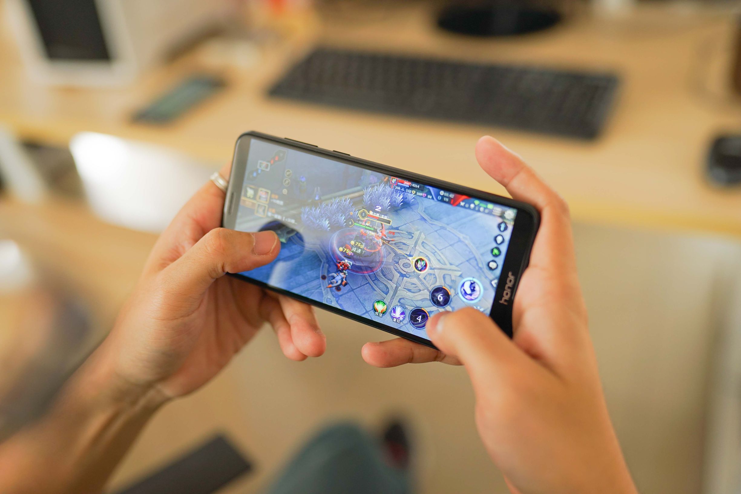 荣耀畅玩7x是全面屏吗,荣耀畅玩7x全面屏