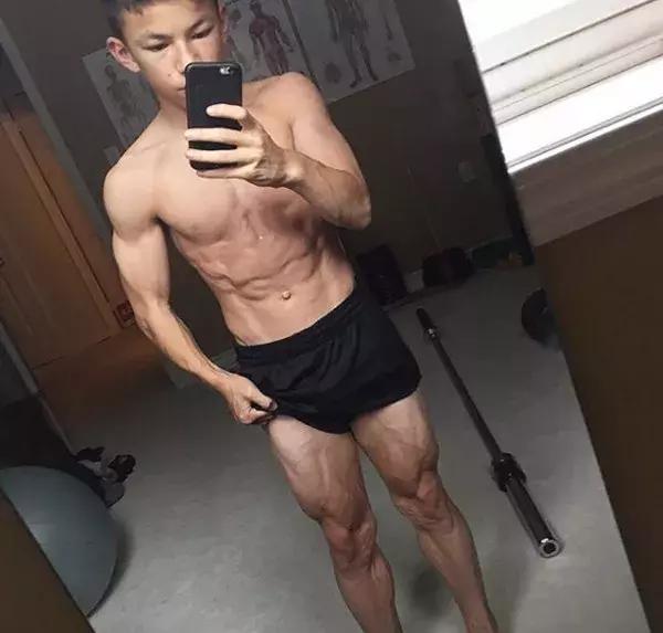 32岁开始健身能练成肌肉男吗,11岁的男孩如何练成肌肉男