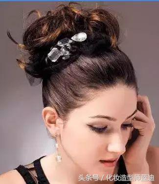 简单新手卷发教程,简单长直发盘发新手教程