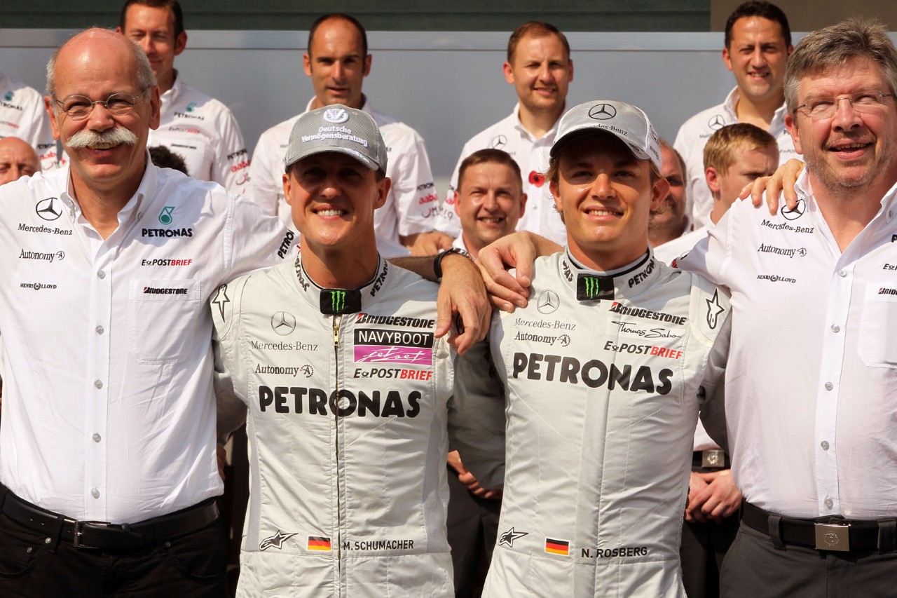 快拿小本儿记笔记，梅赛德斯凭什么连吃了四年鸡？｜张小鹅频道