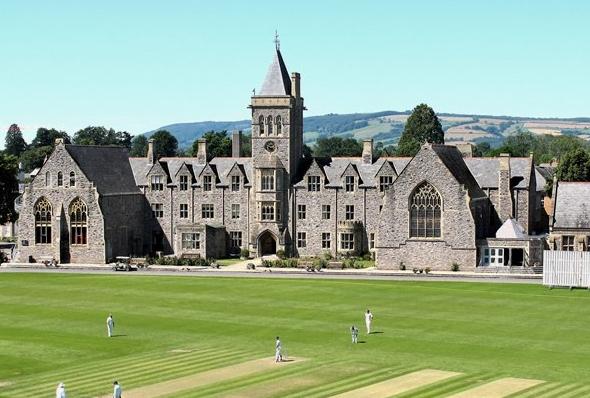 英国大学本科二年制,英国哪些大学本科两年制