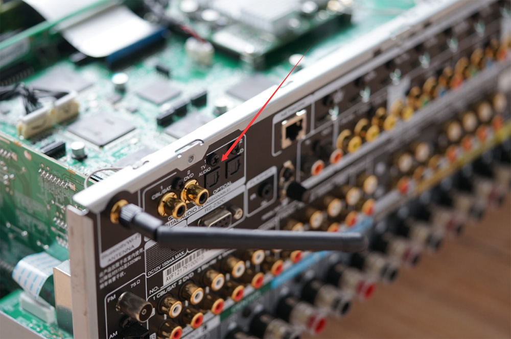 天龙AVR-X6400H和马兰士SR6012拆解！谈两台相差一万的AV功放区别