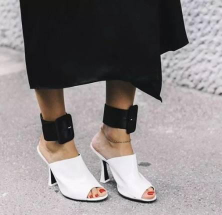 时与饰｜拴住今生，系住来世——十二月首饰：足饰