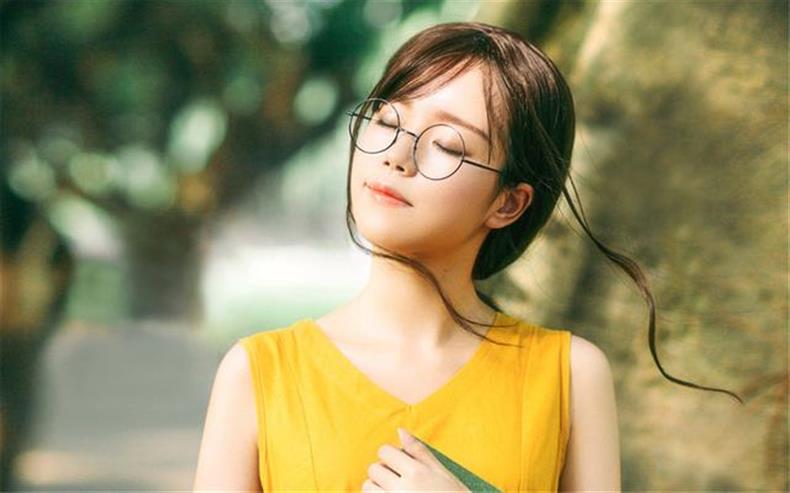 根据脸型选眼镜图片,脸型选眼镜