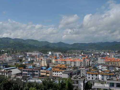 中缅边境勐海县桃花岛野人谷,勐海县打洛镇中缅友谊学校