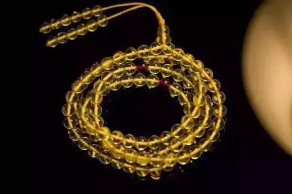 假琥珀蜜蜡用什么做的,假蜜蜡琥珀