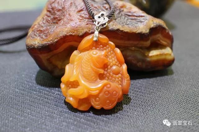 绿色的玉石除了翡翠还有什么,最接近翡翠的玉石