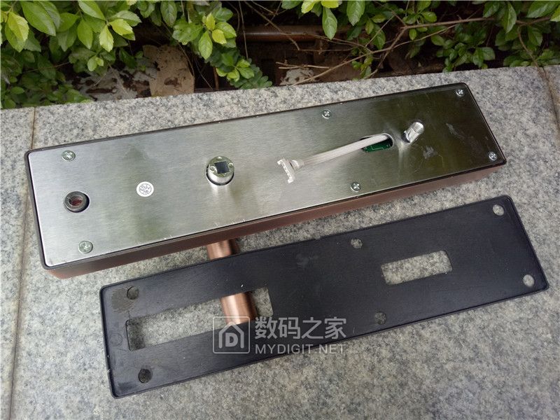 智能门锁容易被小偷无痕打开吗,智能门锁拆解图解