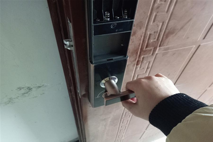 智能门锁容易被小偷无痕打开吗,智能门锁拆解图解