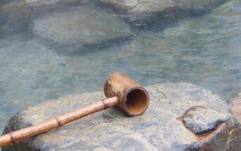 女性泡温泉的坏处,女人泡温泉的功效是什么