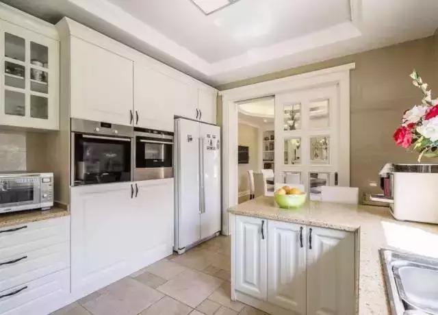 德芙巧克力法国广告女主角,德芙巧克力广告最新女主角