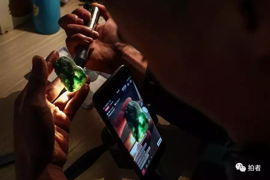 “月破百万不是梦”｜玉器市场的直播风云