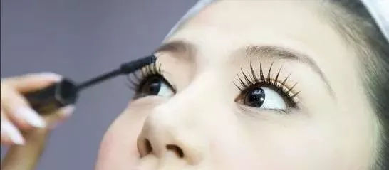 睫毛膏如何卸妆干净,化妆后睫毛膏如何卸妆