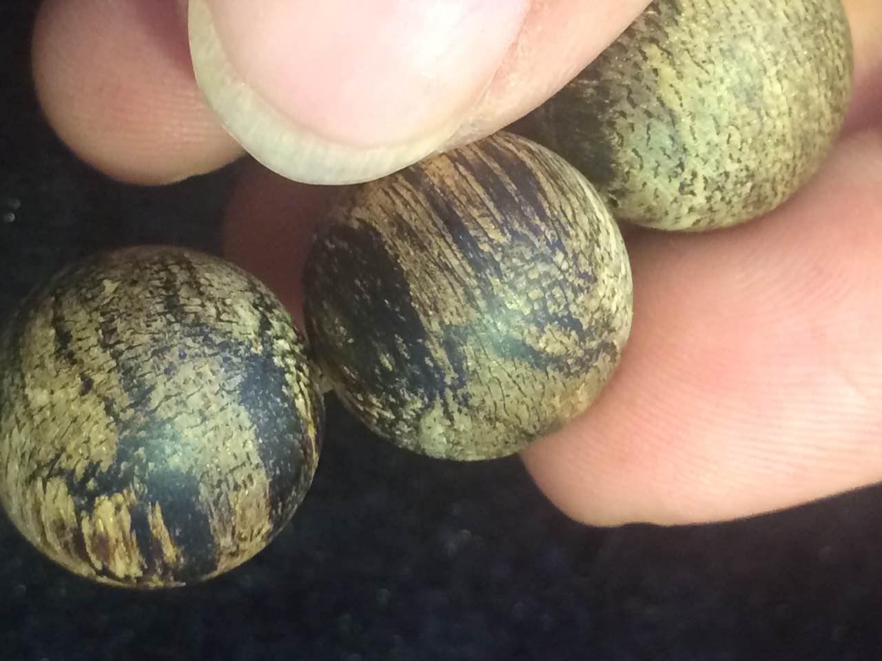 沉香手串目前市场价格,沉香手串的价格一般是多少钱