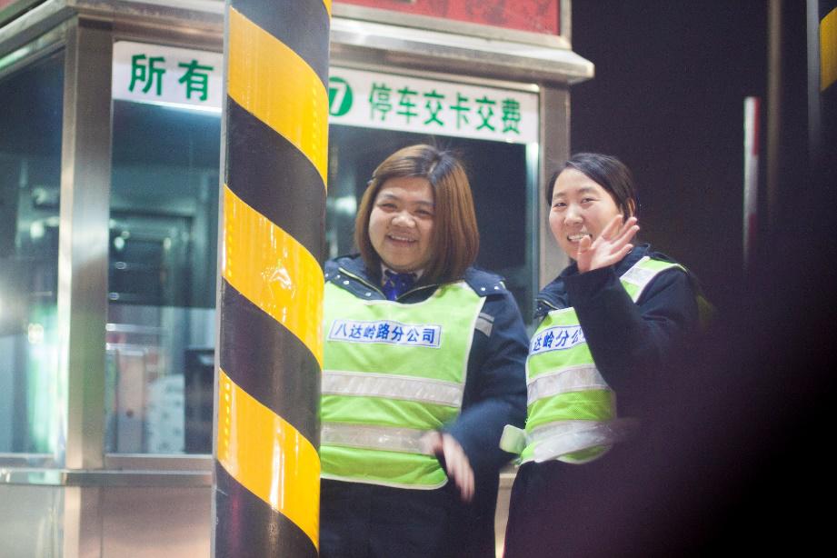 从60岁老人到一家三口，“滴滴童话雪橇车”在这个圣诞经历了什么