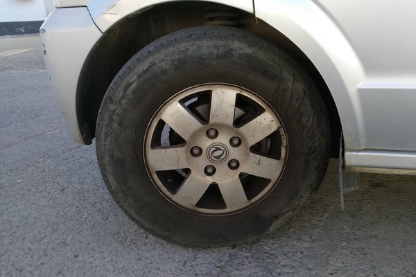 东风小康c37货车能拉多少吨,东风小康c37排量多大