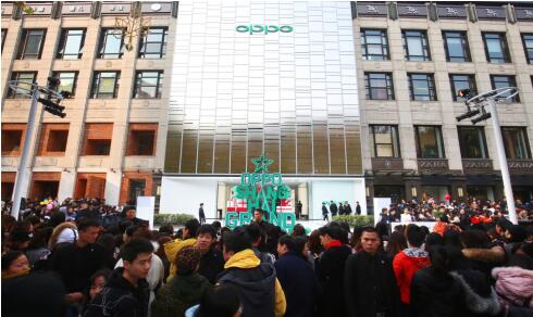各大手机厂商的定制手机,手机厂商为啥要设计后盖